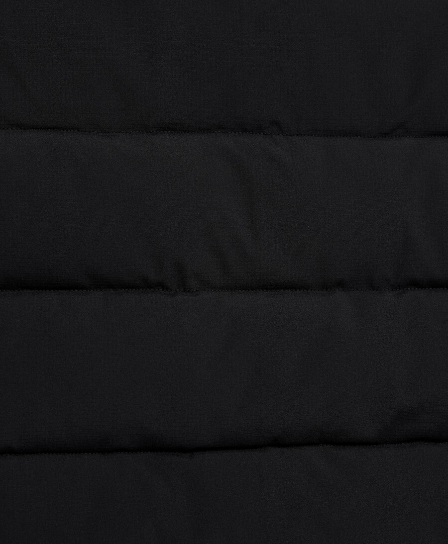vackra isolerade parka män