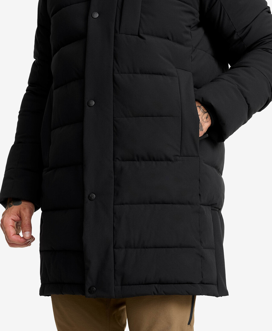 vackra isolerade parka män